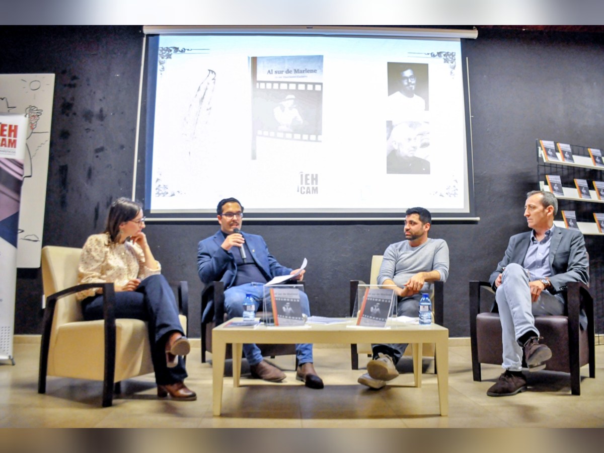 Al sur de Marlene se presenta por Javier Grande entre gran emoción del público